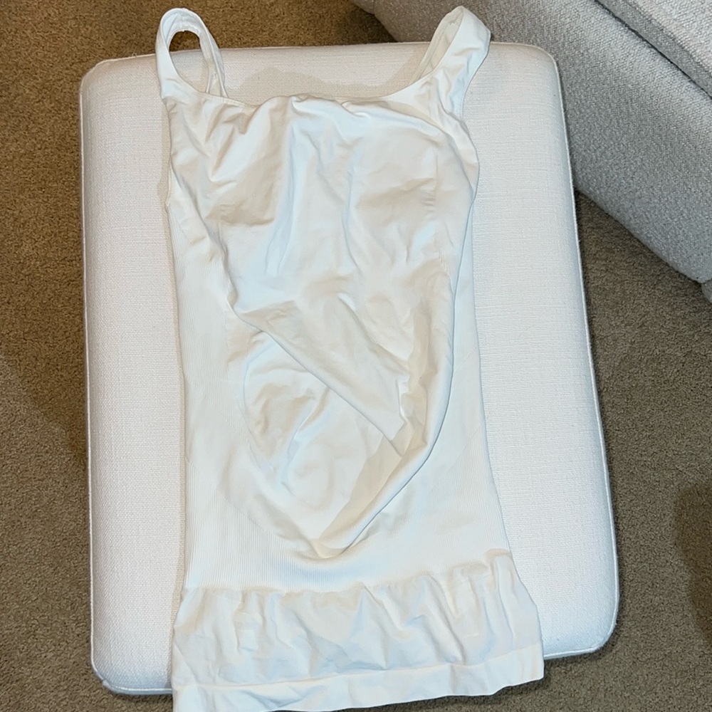 Blanqi pregnancy active wear stretchy tank - "bump" in front for baby bump